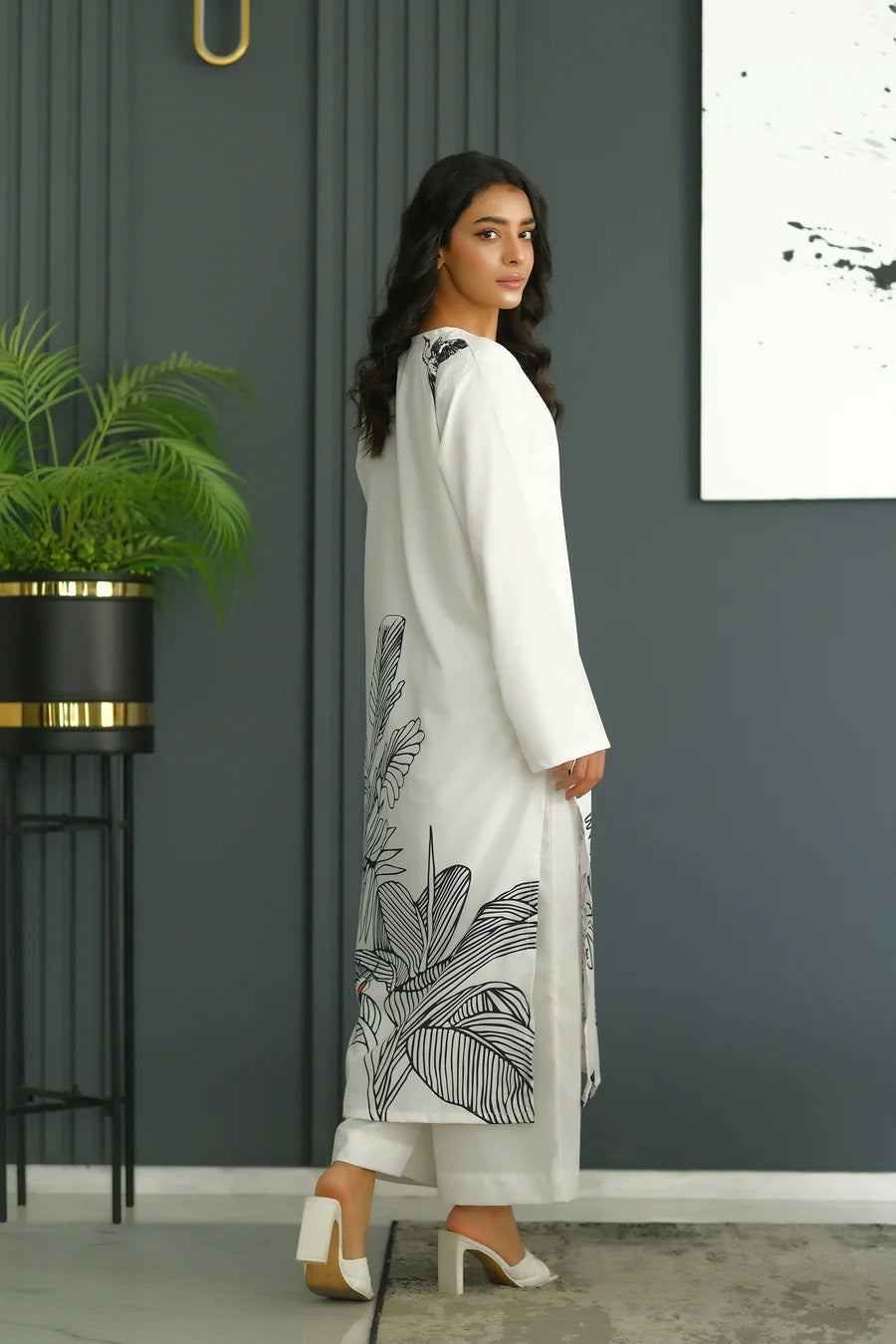 WHITE BOTANICAL V-NECK PREMIUM COORD SET