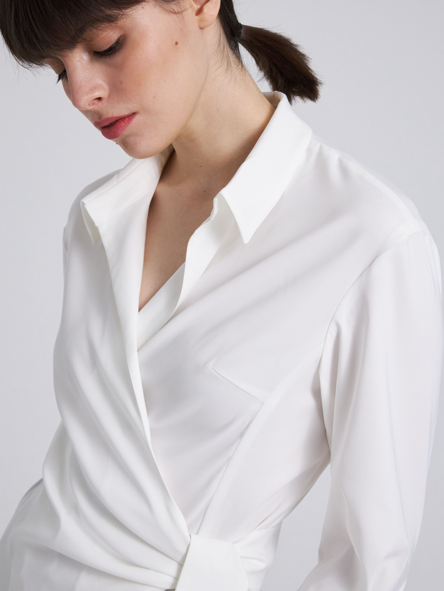 PREMIUM TOKYO SPUN DIAGONAL GRIP WHITE SHIRT + BLACK PANT SET