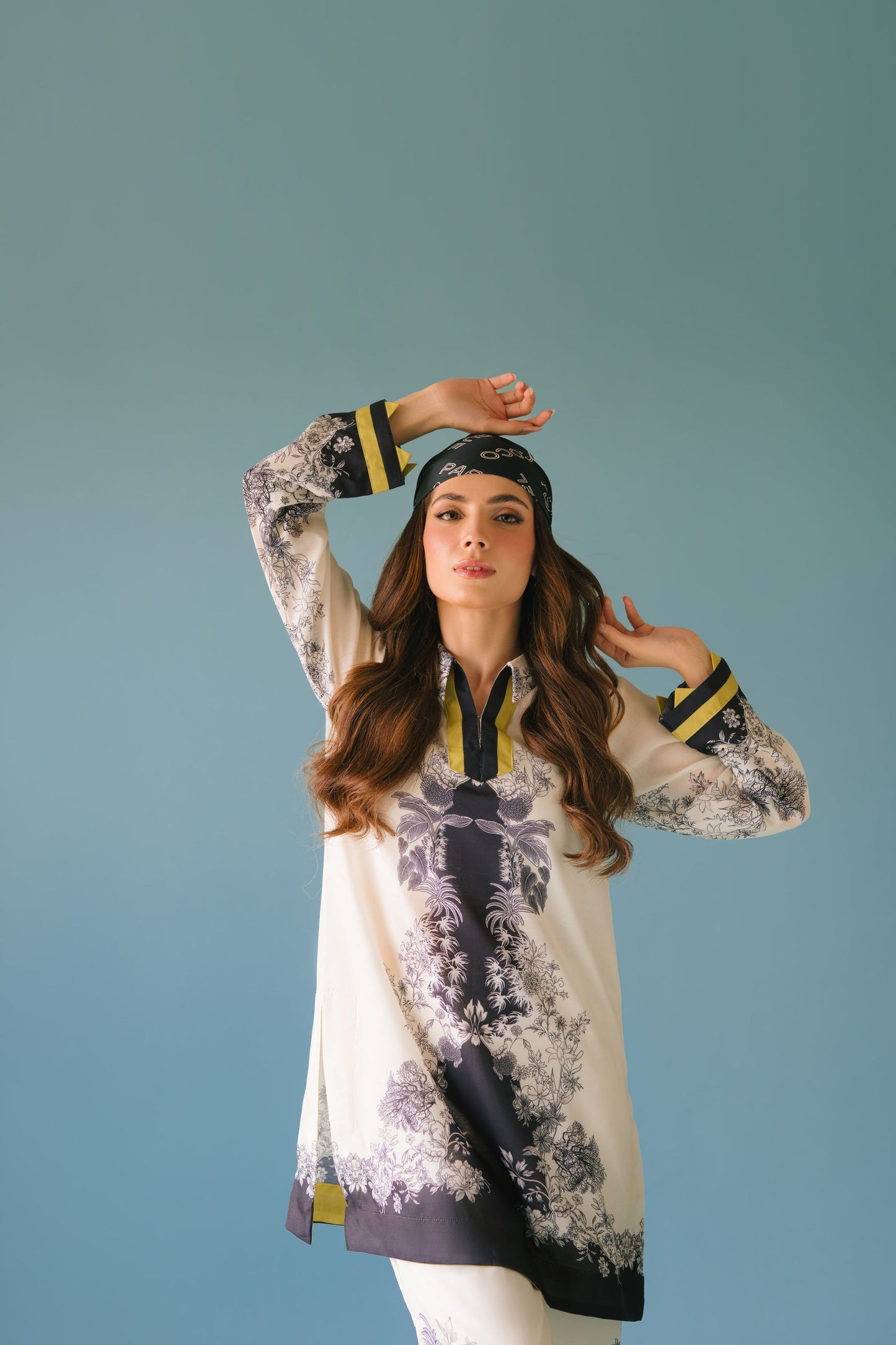 BAROQUE SHINE PREMIUM TOP AND PANT SET