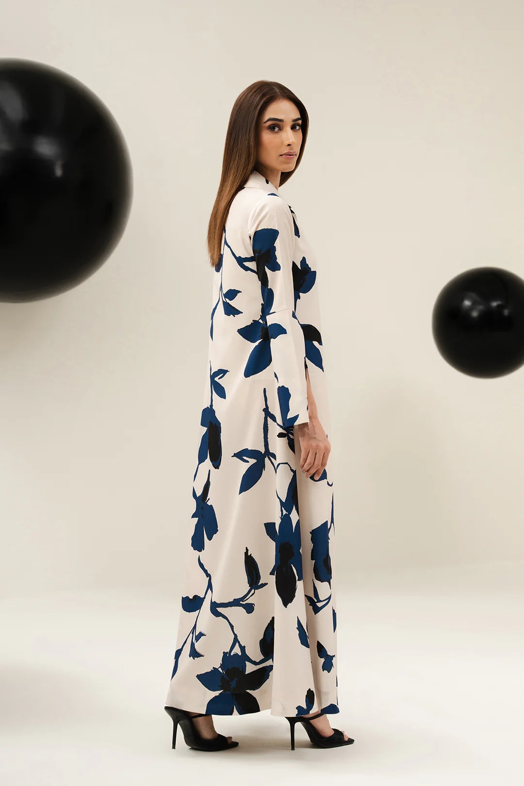 VERSATILE FASHION - ELEGANT BLUE AND WHITE FLORAL PRINT LONG DRESS