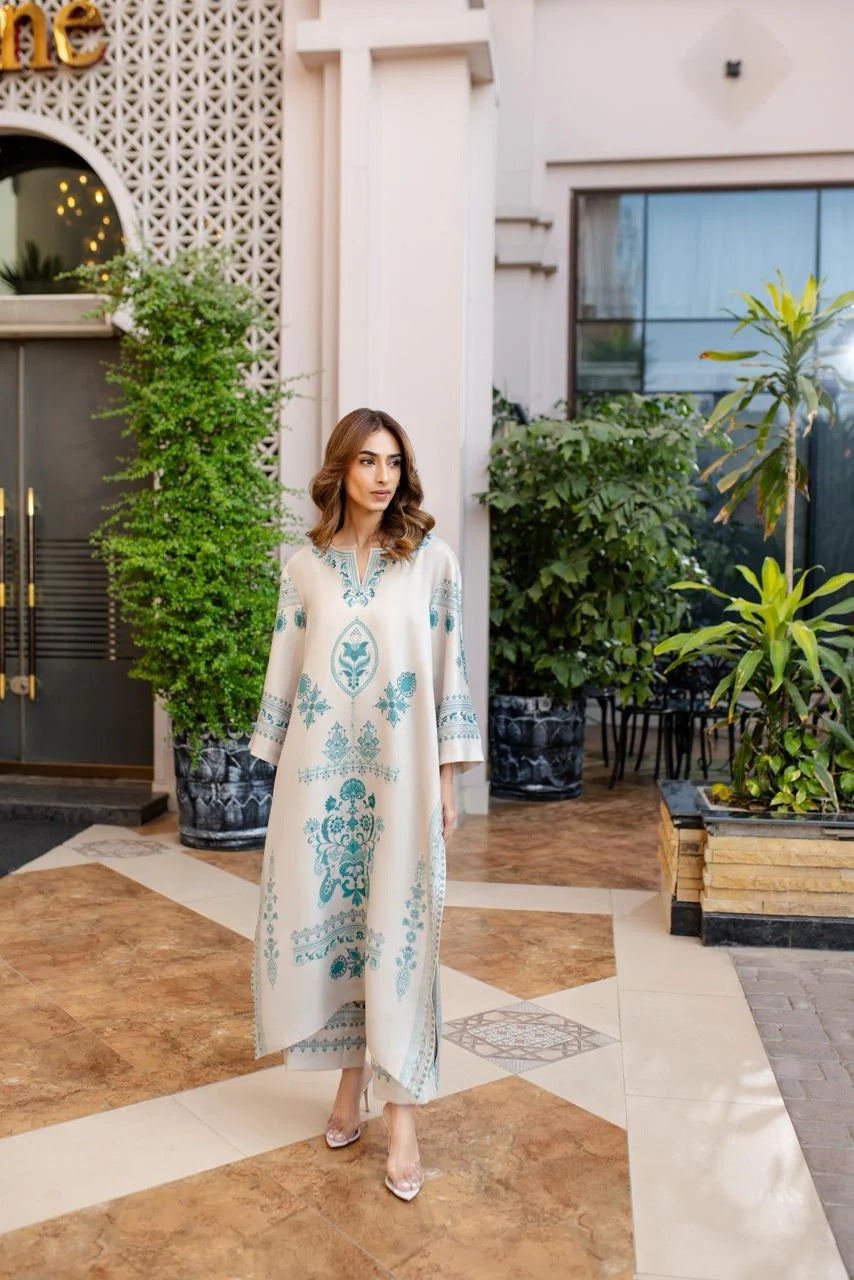 URBAN HEIRLOOM LUXE  TOP AND PANT SET