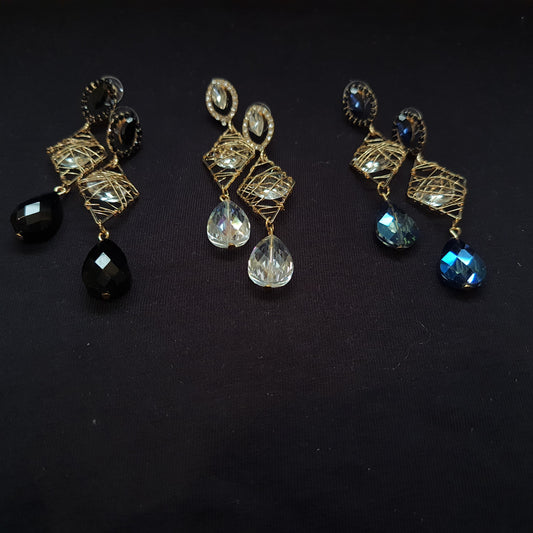 BECKONING GOLD WIRE TESSERACT STONE EARING