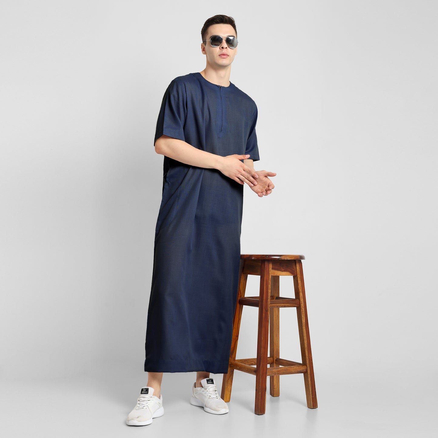 MIDDLE EAST STYLE ROUND HENLEY JUBBA THOBE