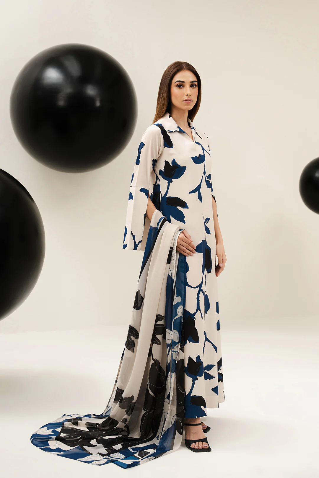 VERSATILE FASHION - ELEGANT BLUE AND WHITE FLORAL PRINT LONG DRESS