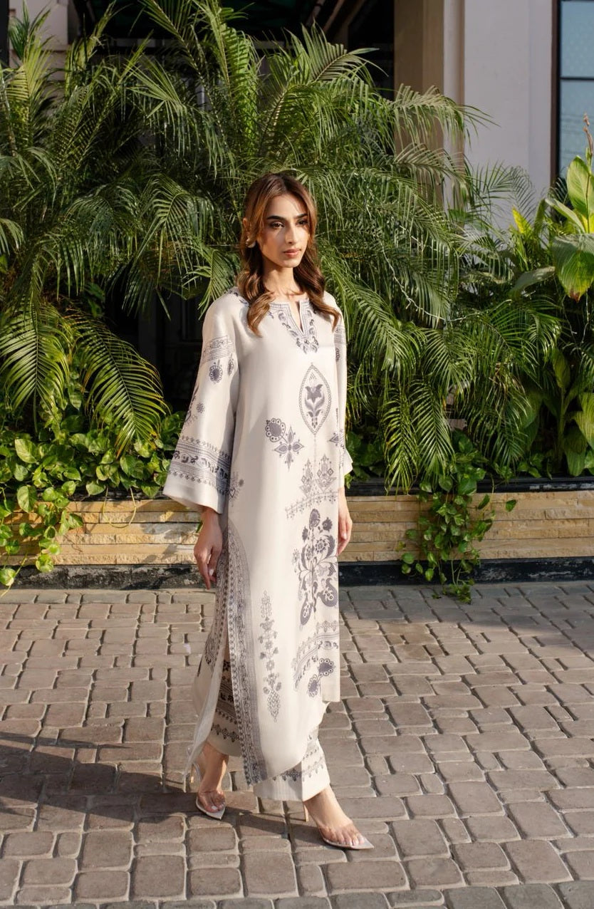 URBAN HEIRLOOM LUXE  TOP AND PANT SET