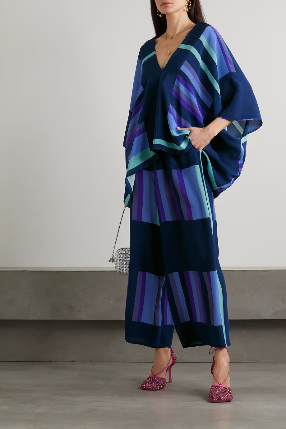 PHANTOM BLUE V NECK ABSTRACT WITH POCKETS PRINTED COORD SET