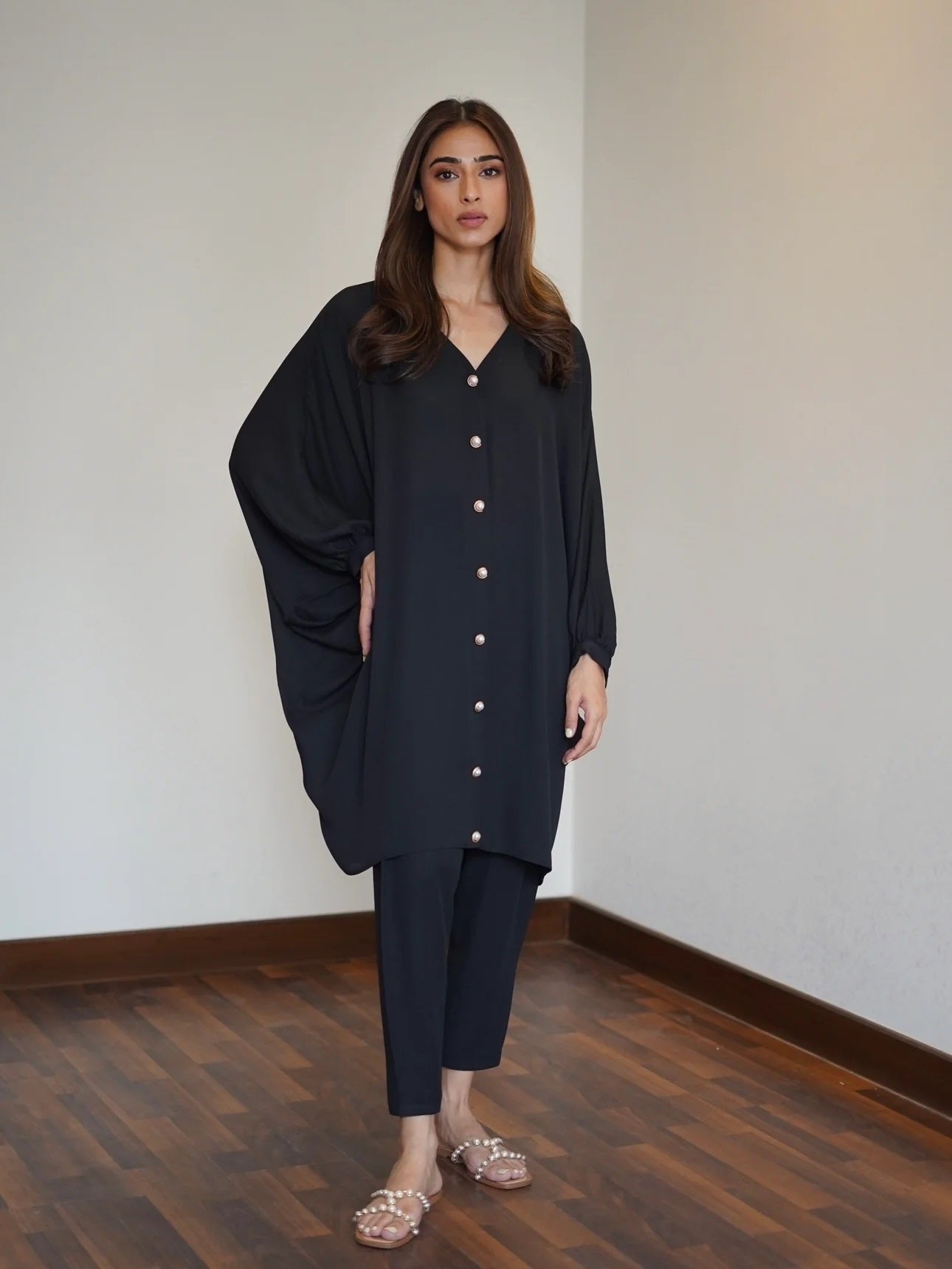 V-CUT BLACK KOREAN BSY WING TOP + PANT SET