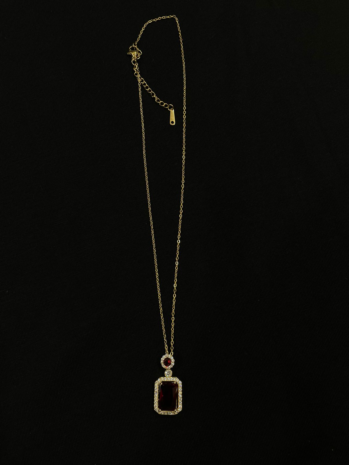SCARLET RUBY GOLD STONE NECKLACE