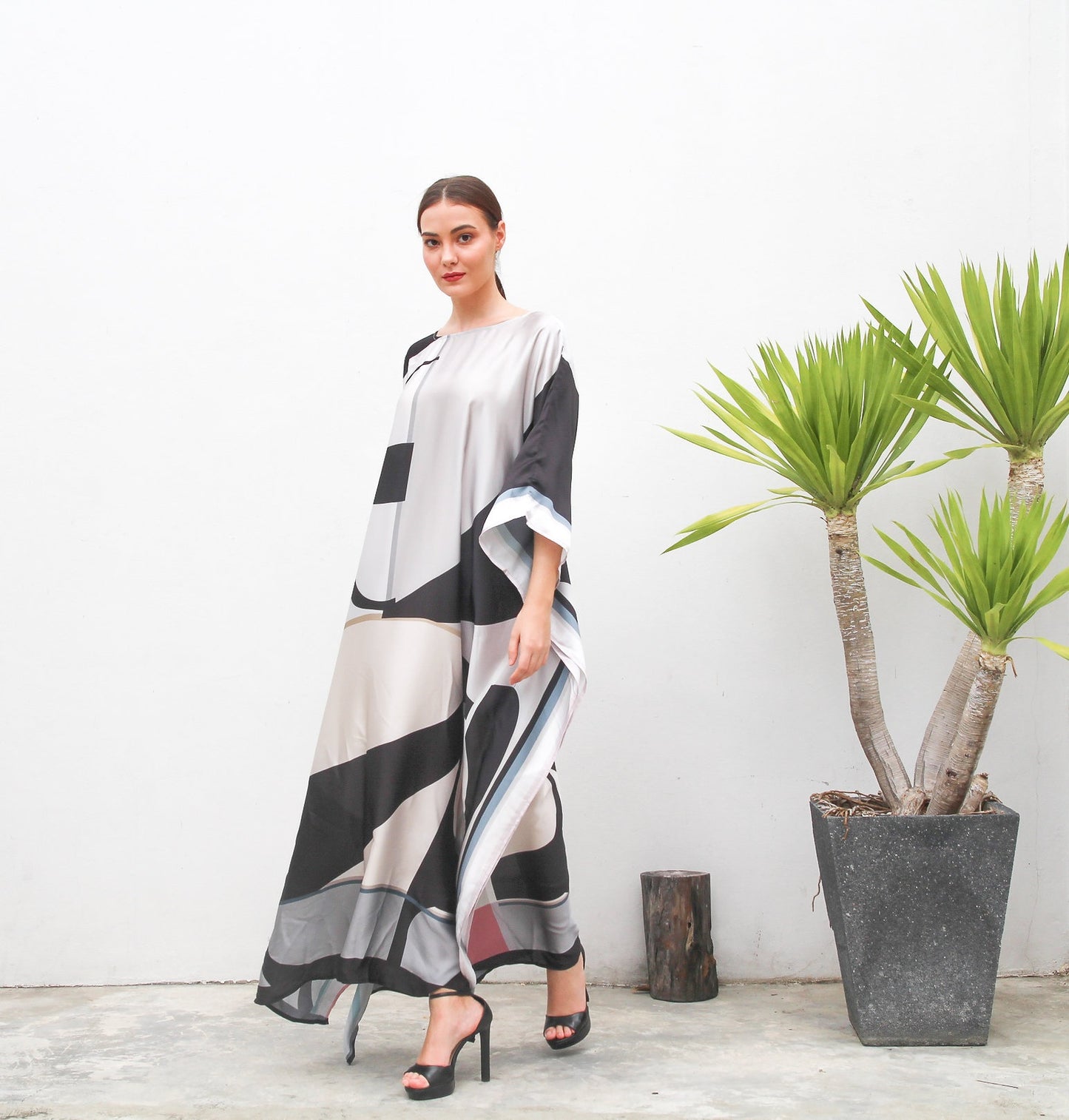 GEOMETRIC DIGITAL PRINTED LONG WEAR KAFTAN