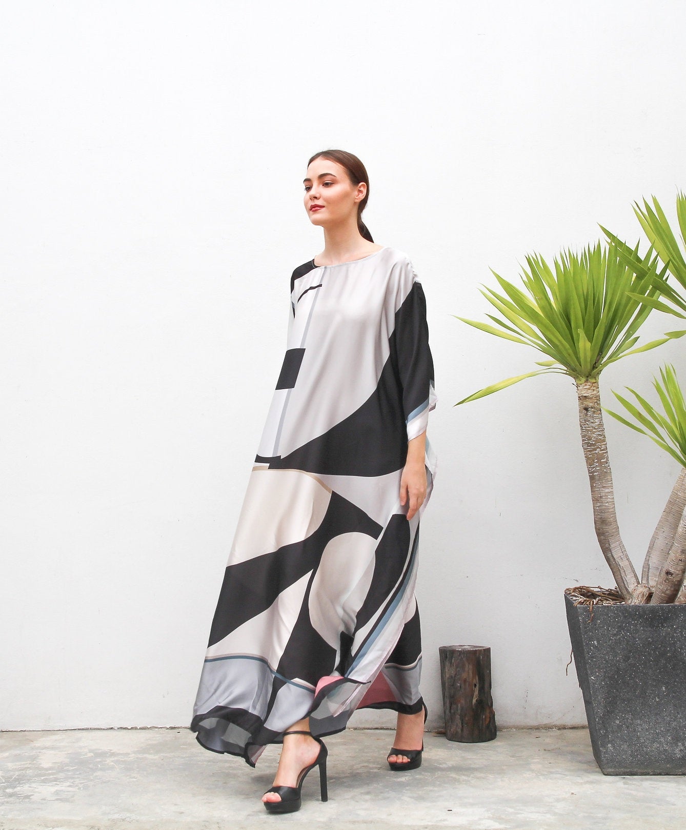 GEOMETRIC DIGITAL PRINTED LONG WEAR KAFTAN