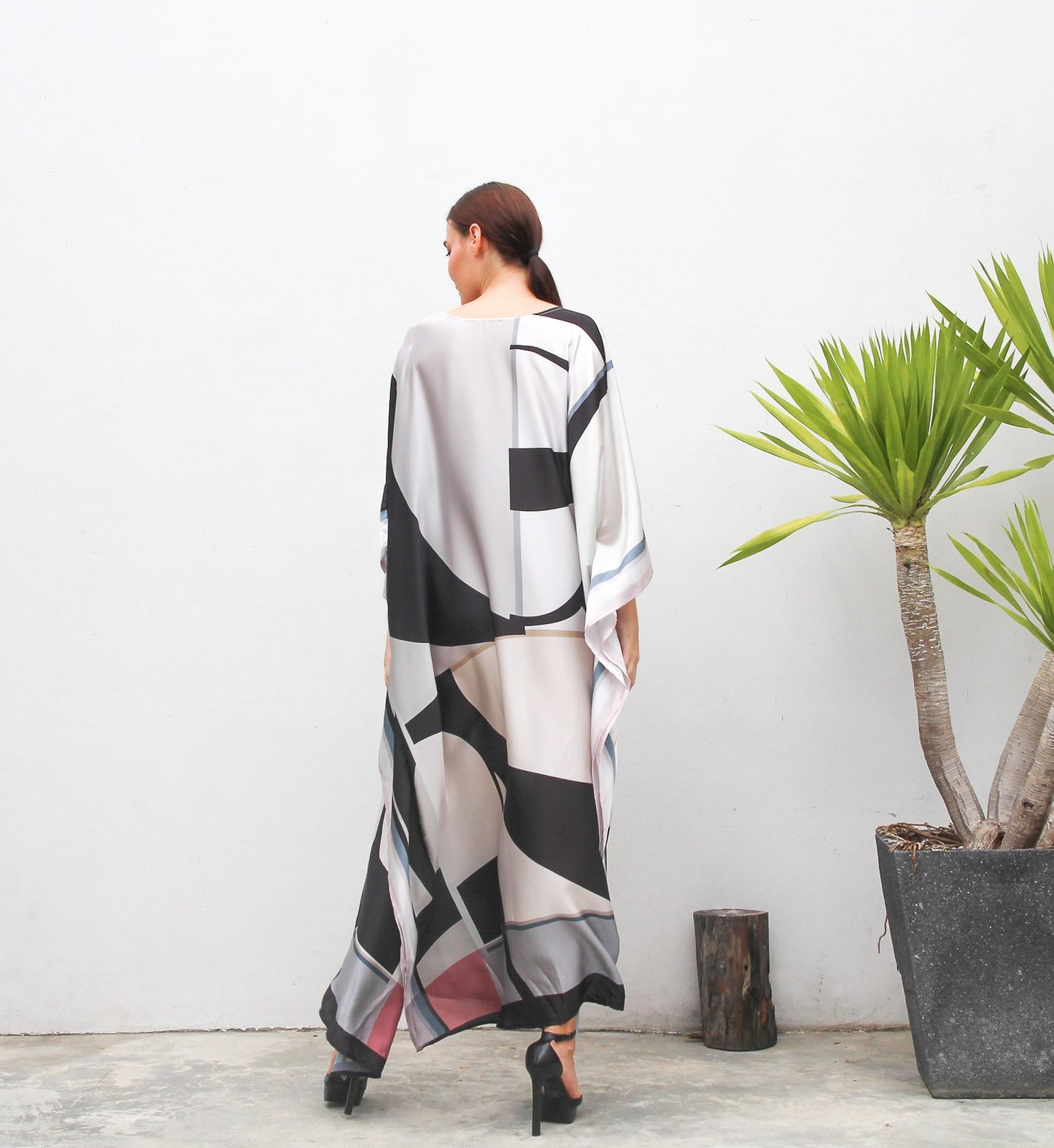 GEOMETRIC DIGITAL PRINTED LONG WEAR KAFTAN