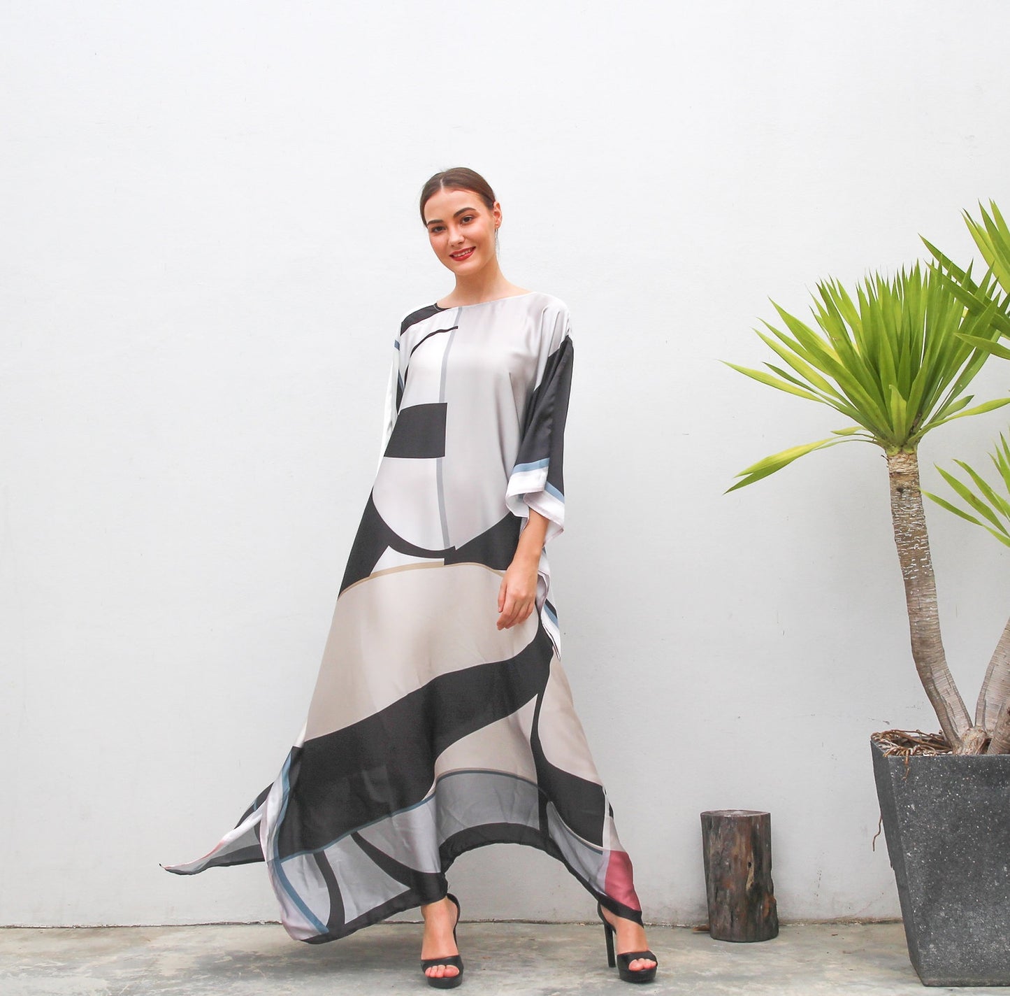 GEOMETRIC DIGITAL PRINTED LONG WEAR KAFTAN