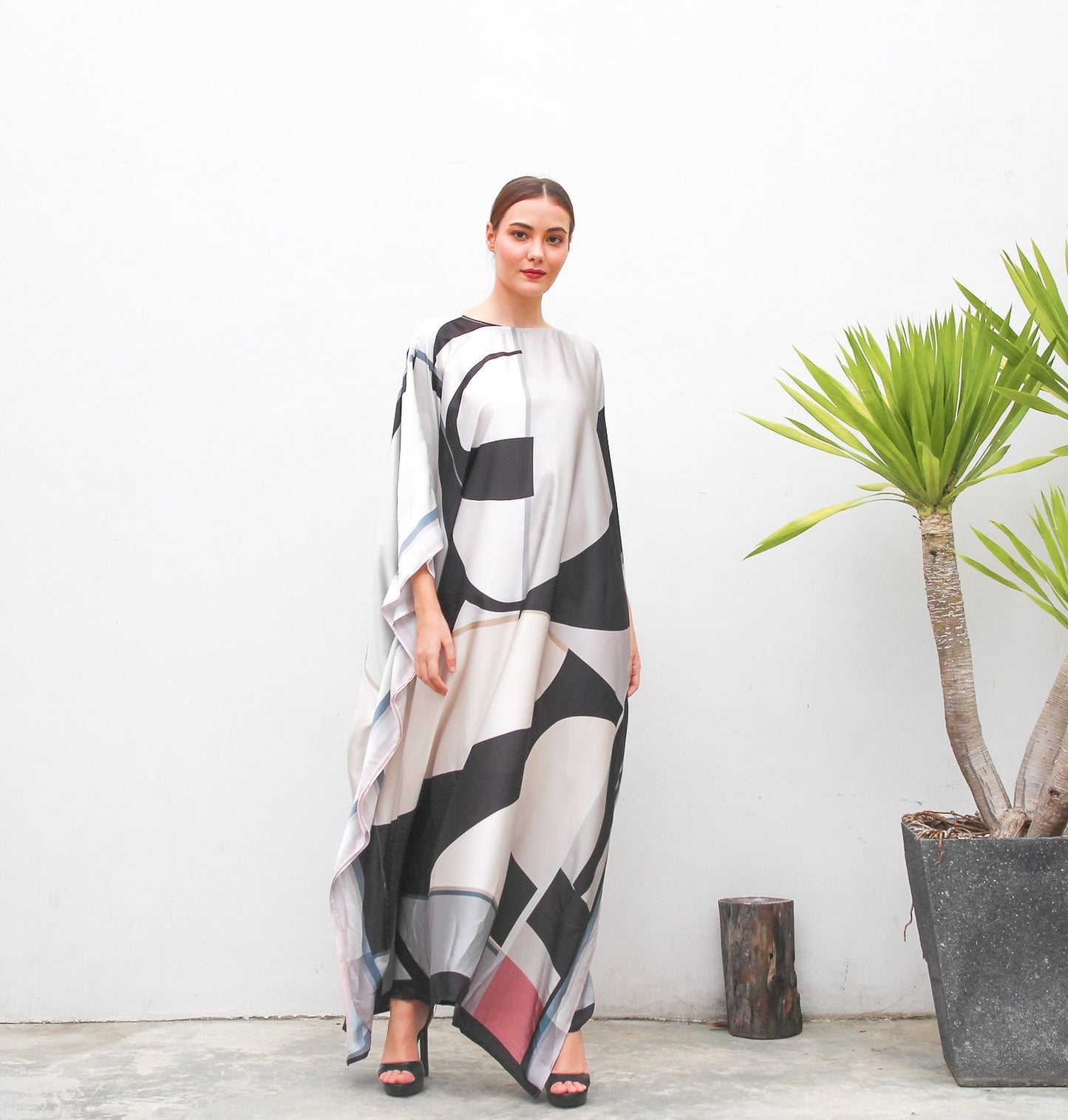 GEOMETRIC DIGITAL PRINTED LONG WEAR KAFTAN