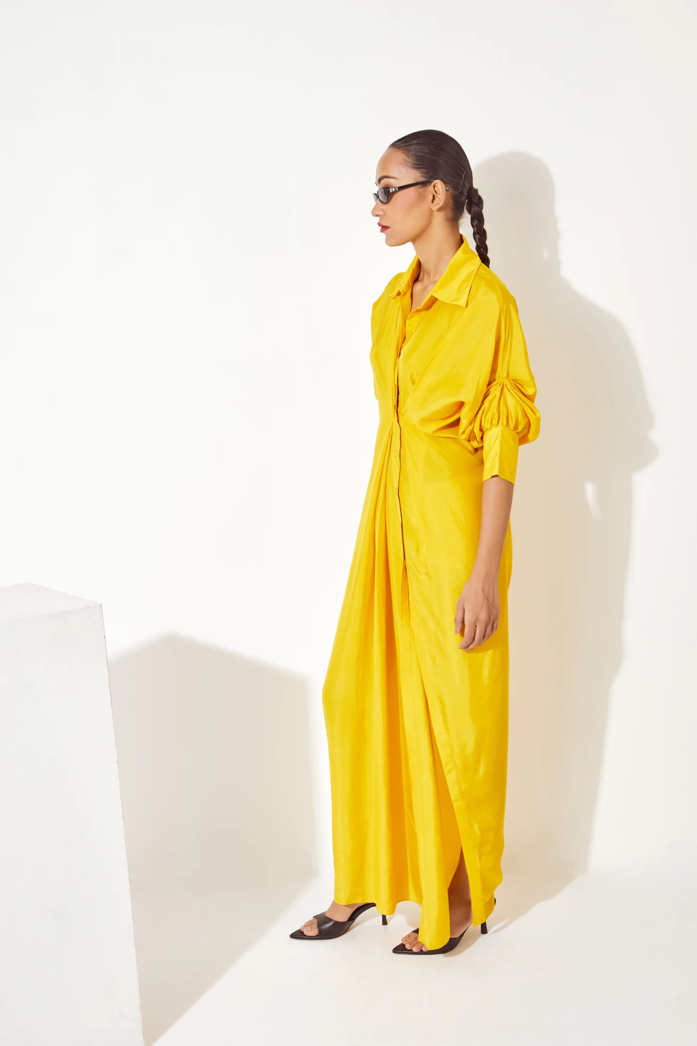 YELLOW SLEEK STYLE COLLAR WEAR LONG SLIT DRESS